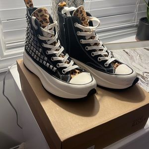 EUC Steve Madden “Shark” studded black and leopard calf hair sneakers.  Size 9